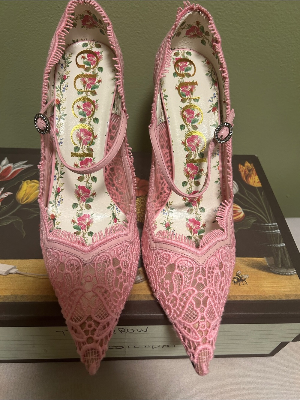 Gucci Pink Lace Pointed-Toe Mary Jane Pumps